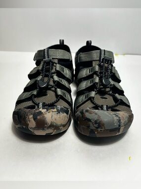 KEEN Men's Newport H2 Sandal in Camouflage - Drawstring Size US 7.0